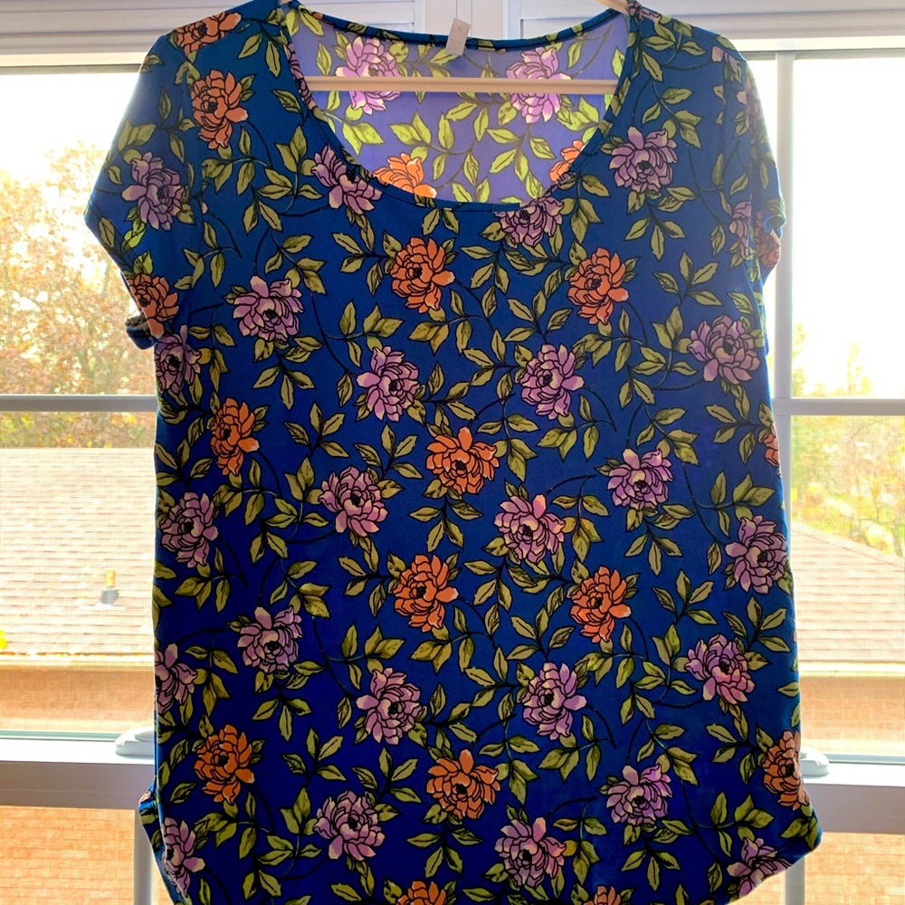 Lg Honey and Lace Tee